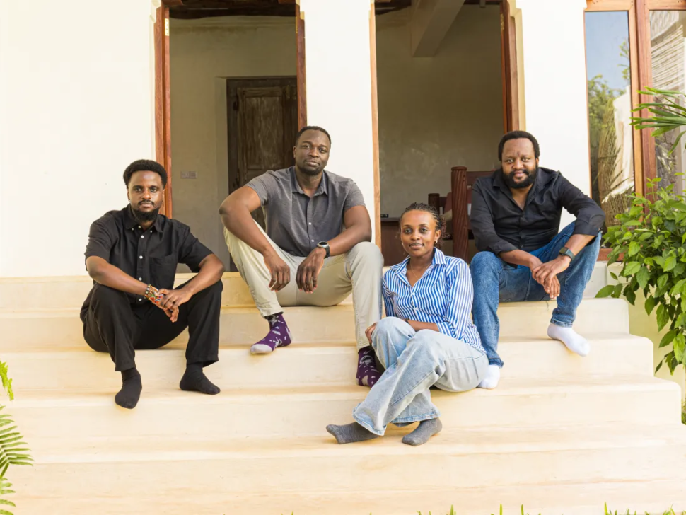 Satlyt_Team_Group-Portrait_Steps
